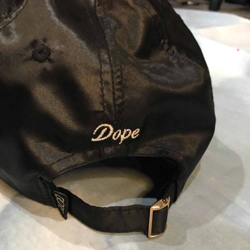 Satin cap - Picture 2 of 2